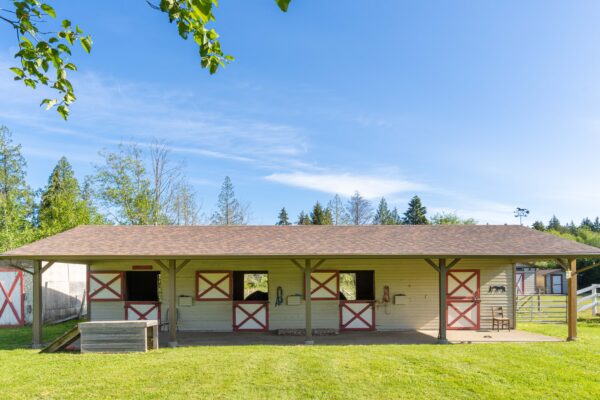 Vancouver Island Horse Stalls